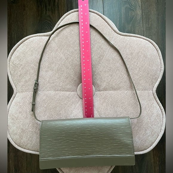 Louis Vuitton Epi Honfleur Brown Shoulder Bag - Picture 15 of 16